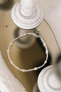 DELICATE NECKLACE OF TWO PEARLS